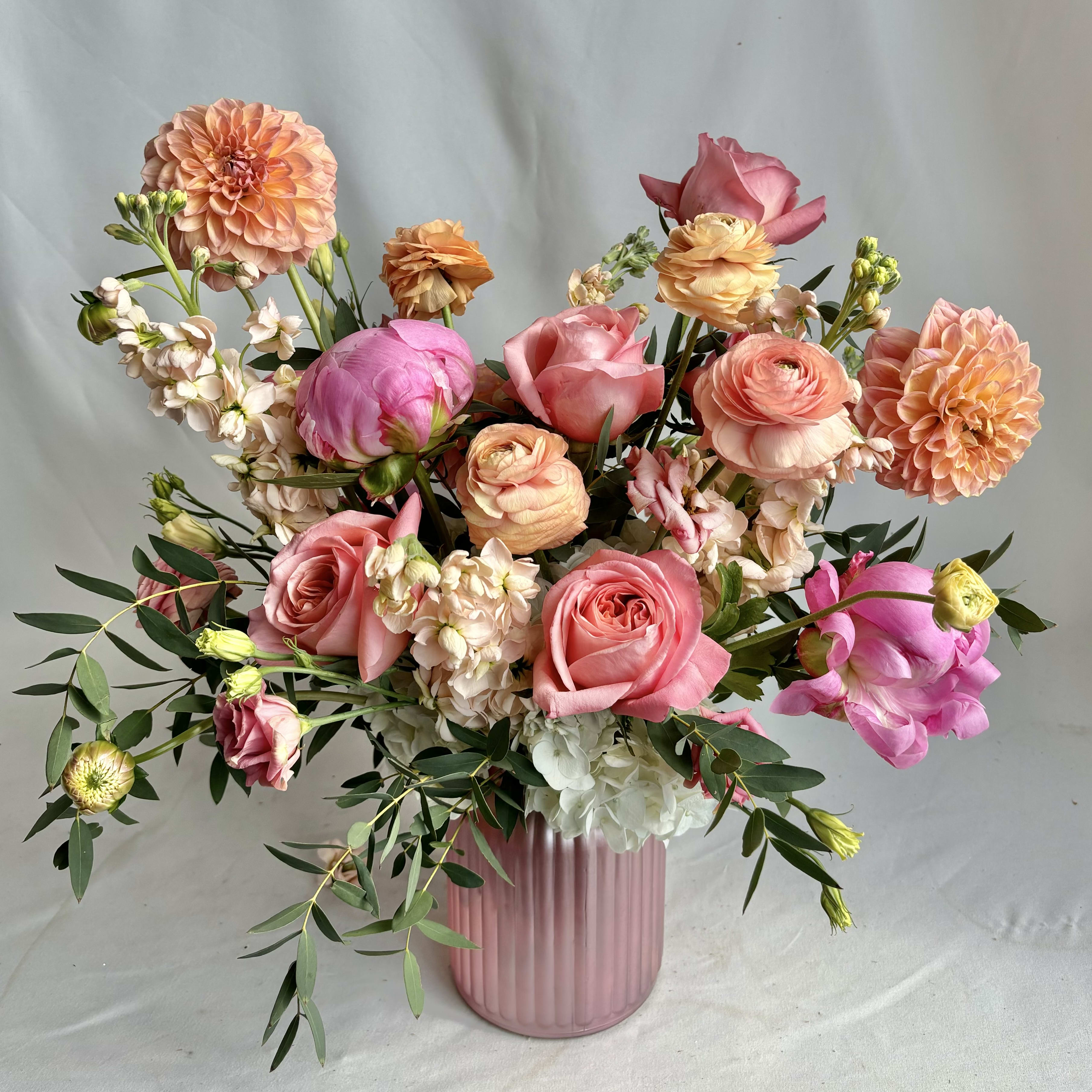 Summer in Bloom: A Guide to Seasonal Flowers We’re Loving Right Now